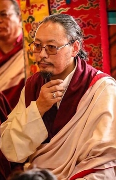 ནམ་མཁའི་སྙིང་པོ་རིན་པོ་ཆེ།